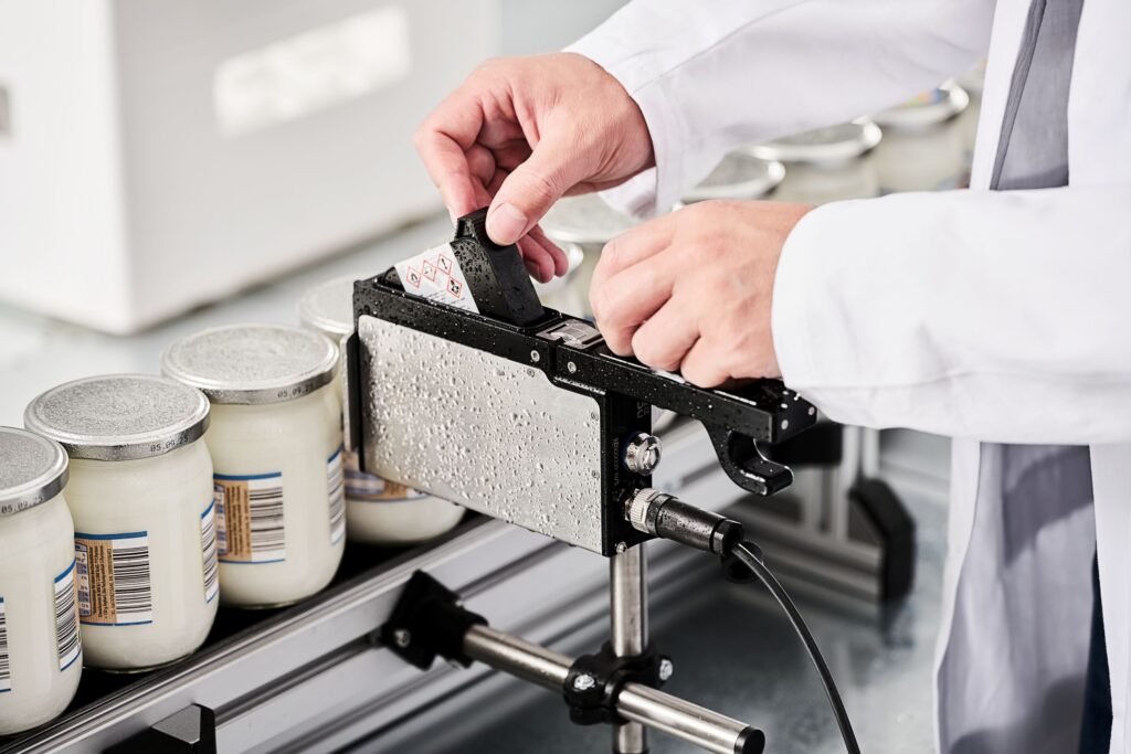 Print with in-line PRO IP67 on glas